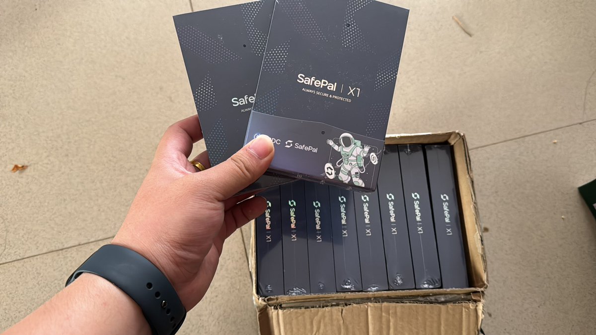 CryptoKevinTech's tweet image. 计算器到了