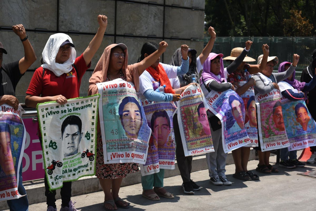 📌El tiempo se agota y la verdad apremia | Por eso estamos exigiendo la entrega de los 866 folios, porque ahí puede estar información relevante que da respuesta a la pregunta de si asesinaron a 25 estudiantes en el 27 Batallón de Infantería. bit.ly/44pnLY3