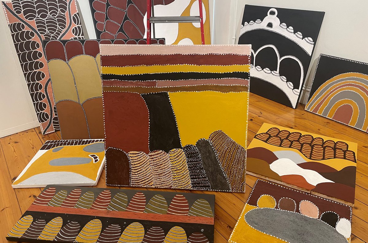 Delighted to have the new paintings arrive from Warmun Art Centre after some flood delayed freight – the exhibition is open this week- Japingka’s hours open Mon-Fri 10-5, Sat 12-5, Sun 12-5 japingkaaboriginalart.com/exhibitions/ #contemporaryart #aboriginalart #indigenous