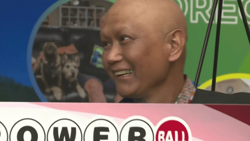 ‘I have been blessed’: Man with #cancer splits $1.3B #Powerball jackpot with wife, friend trib.al/0wAiOSB