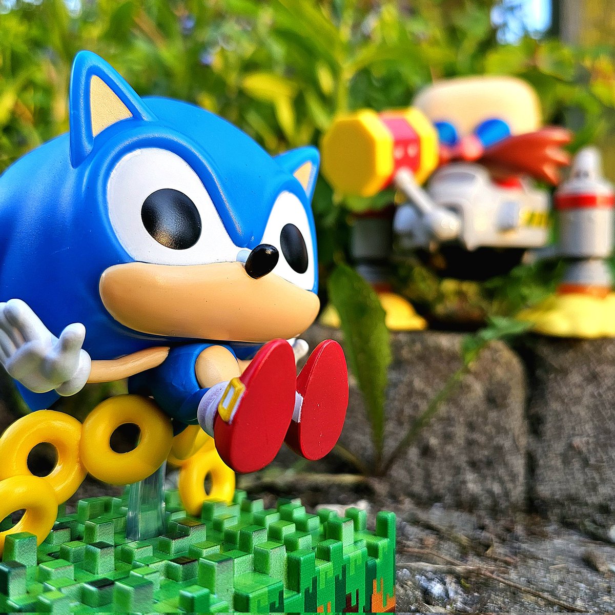 Sonic & Dr. Eggman! 💙

Really love the new Sonic Funko pop line! But I think Sonic 'Ring Scatter /918' is my favorit. Such a awesome design! And the 8-Bit grass is a brillant detail! 🕹

@FunkoEurope #FunkoEurope
@OriginalFunko #originalfunko

#funkounboxed #funkofunatic #Funko