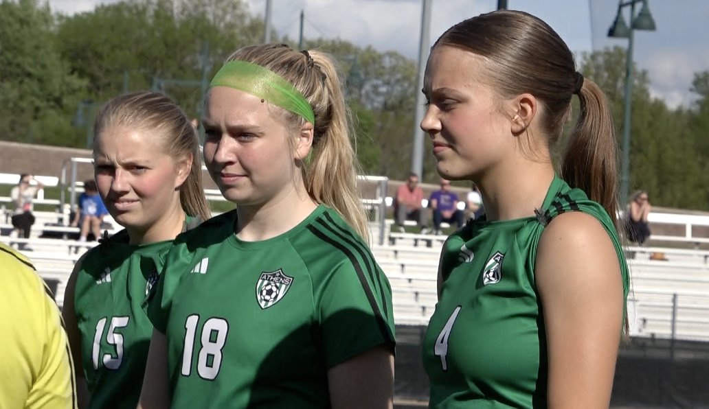 Pleasant Plains win the Sangamo. Coach Bryan wins his 750th game between boys and girls soccer. Highlights from Athens as the Warriors hosted the Cardinals - channel1450.com/2024/04/29/car…