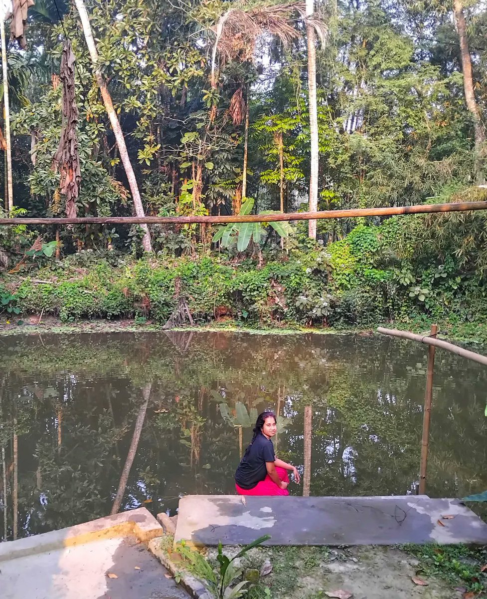 Adopt the pace of nature. Her secret is patience. 

#naturelovers #naturephotography  #nature #lovenature #loveyourself #love #green #bangladesh #travel #traveldiaries #naturewalks #natureza #naturelove #earth #village #villagelife #pond