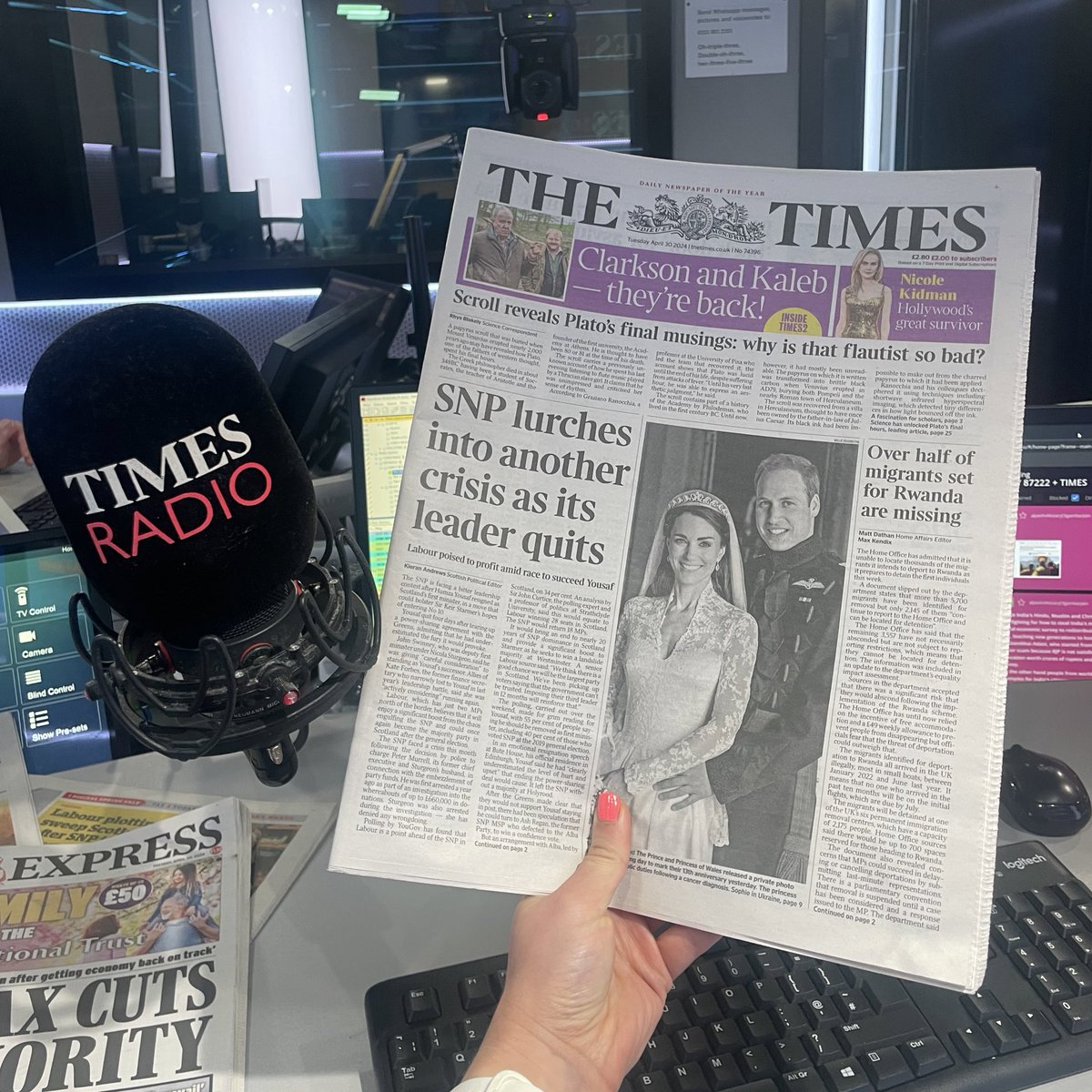Today from 5am @timesradio: 🏴󠁧󠁢󠁳󠁣󠁴󠁿 SNP search for its next leader @JohnBoothman1 ✈️ Home Office can’t locate migrants intended for Rwanda @martinabettt 🇬🇧 New Brexit border checks @realVickyPryce 📱 Schools banning phones boost grades @IGMansfield 📰 @AndrewEborn reviews