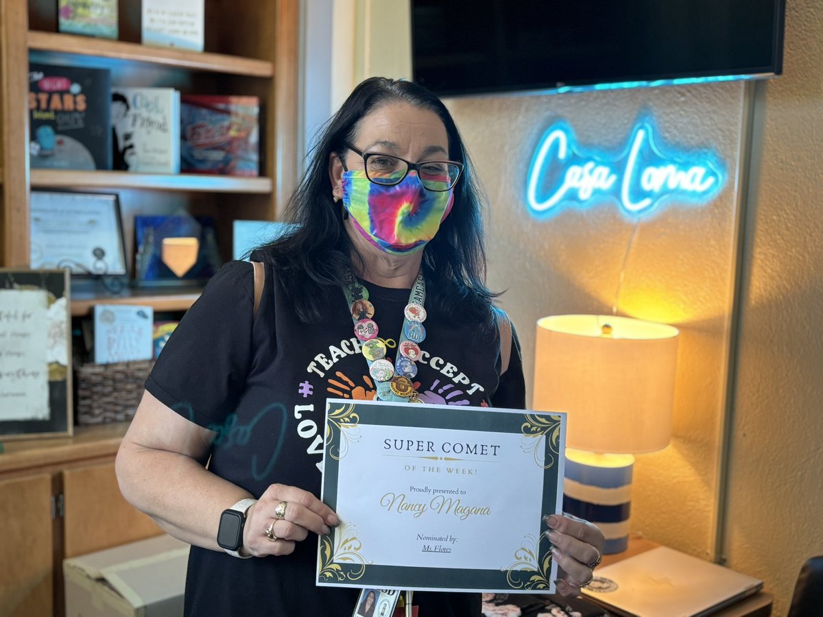 Congratulations Mrs. Magana 🗣️🙌💥💪our super comet of the week! Thank you for all you do! #teambcsd #teamcasaloma #TeamBCSD