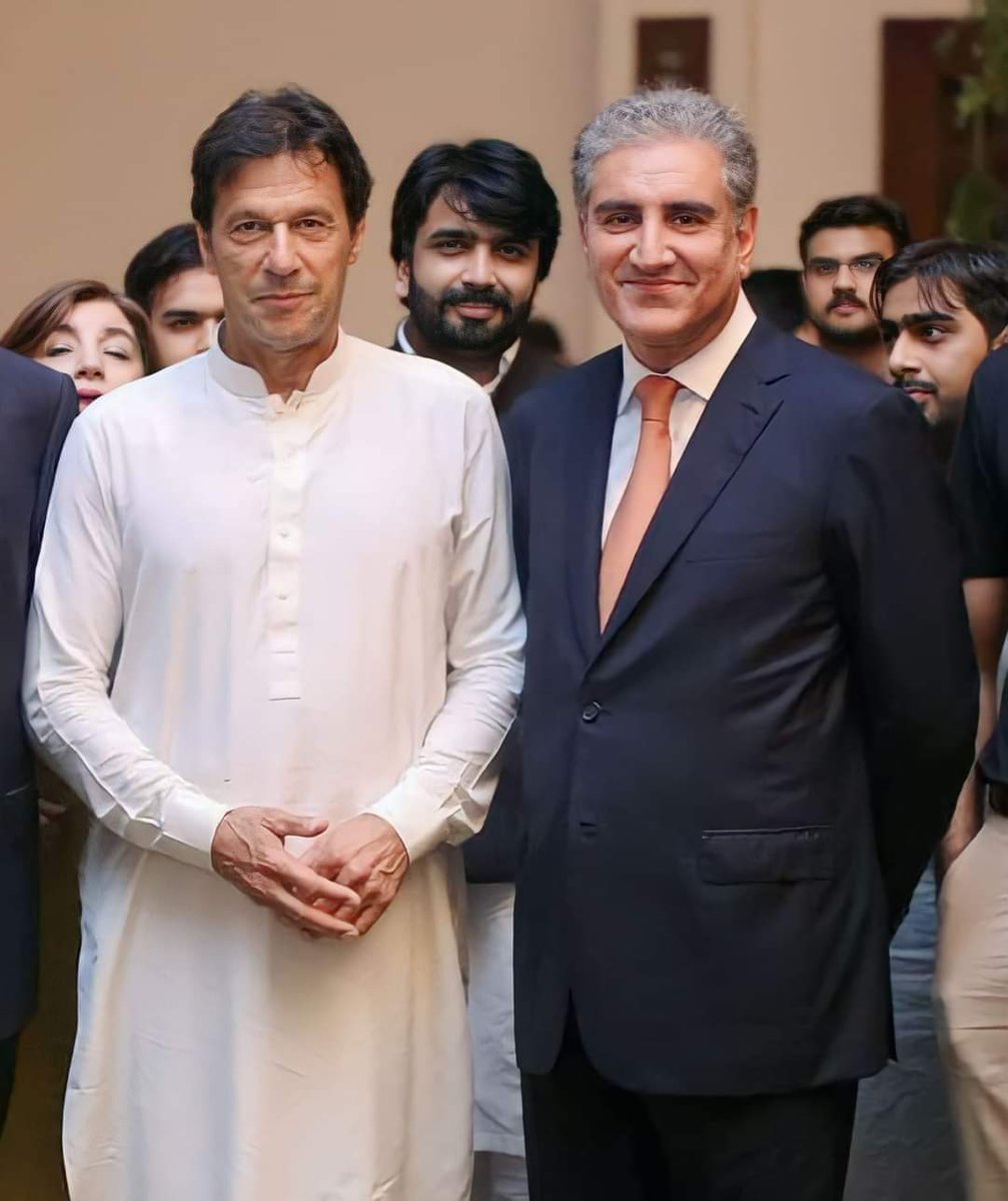 کپتان کے نائب کپتان وفاداری اور دلیری کی علامت ہیں۔ قیدی نمبر 805 نے عمران خان کے ساتھ وفا کی اور ان کے نظریہ کا دفاع کیا، ملک کی سالمیت کیلئے پابند سلاسل ہونا قبول کیا لیکن اپنے اصولوں پر کسی بھی طرح کا سمجھوتہ نہیں کیا۔