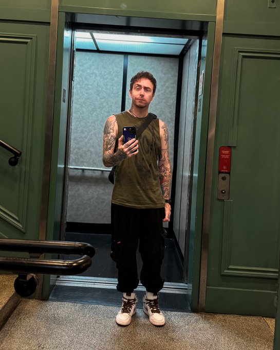 Home from work about to work from home 🫠 https://t.co/MSwUmCBSX8<a href="/tag/onlyfans"class="tags"><span>#onlyfans</span></a>