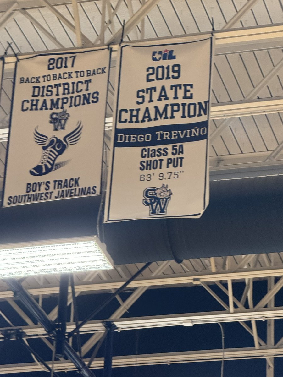 Wanted to thank @Javelina_Sports for putting up @DiegoTrevio7 banner up. It’s been a long time coming. Today was a great day for the throwing program at SW.