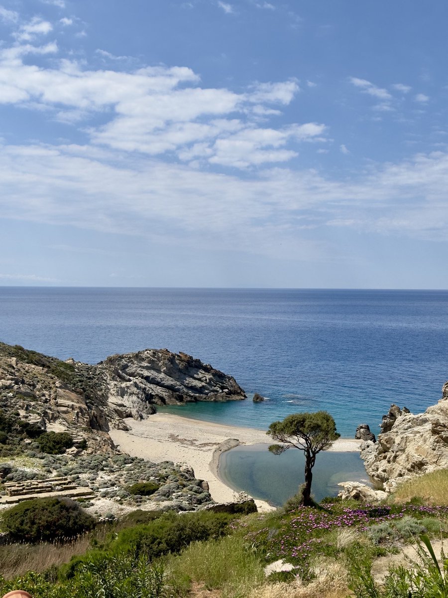 Découvrez Nas, un coin caché au nord-ouest d'Ikaria. Autrefois isolée, elle pourrait bientôt être l'un des spots incontournables! #Grèce #Ikaria #photo #voyage #découverte #tendance #destination #plage