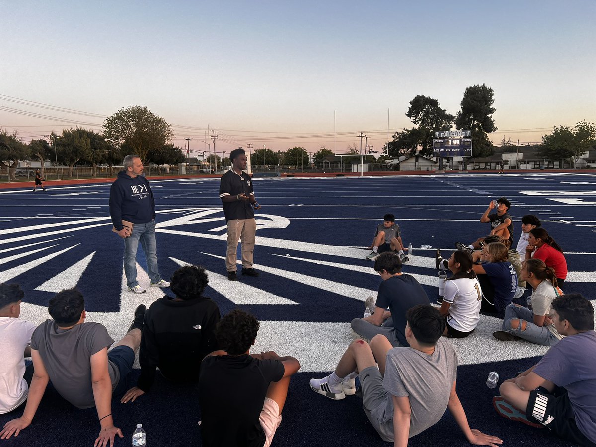 Shout out to Pastor Kevin Borges of Gateway Church in Merced and Favour Nnaji of @UCMercedXCTrack for coming and speaking with our students tonight!