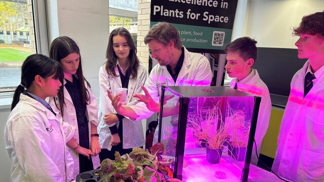 Students from schools across Vic & Tas united at @latrobe's Bundoora campus on Friday for their @plants4space immersion day. 🌱🚀 Check out the @starweeklynews story about what they have been discovering! northern.starweekly.com.au/news/planting-…