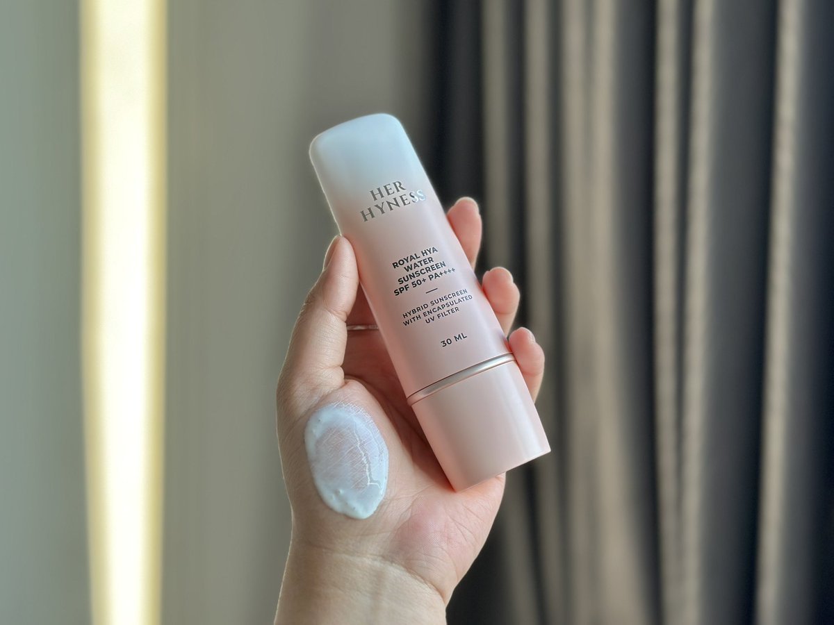 Baeky_longhon's tweet image. กันแดดในดวงใจ her hyness💗เนื้อบางเบา นี่หลอดที่เท่าไหร่แล้วก็ไม่รู้ใช้ดีจริง ตุนตลอดดด นี่ซื้อให้น้องสาวด้วยเนื้อดีปกป้องผิวสาวแดดด้วย SPF 50+ PA++++ 1000/10 #ใช้ดีบอกต่อ