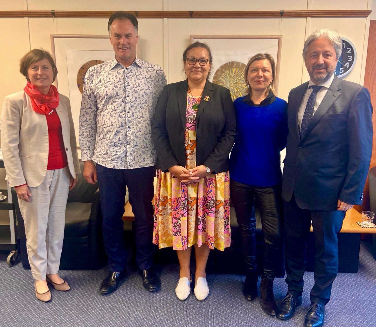 An insightful meeting with Dunedin Mayor Jules Radich with Honorary Consul Christiane Leurquin & 🇫🇷 Embassy’s cultural team. Fantastic to learn of Mayor Radich’s dedication to urban mobility projects, such as electric tram, to mitigate GHG emissions🌿