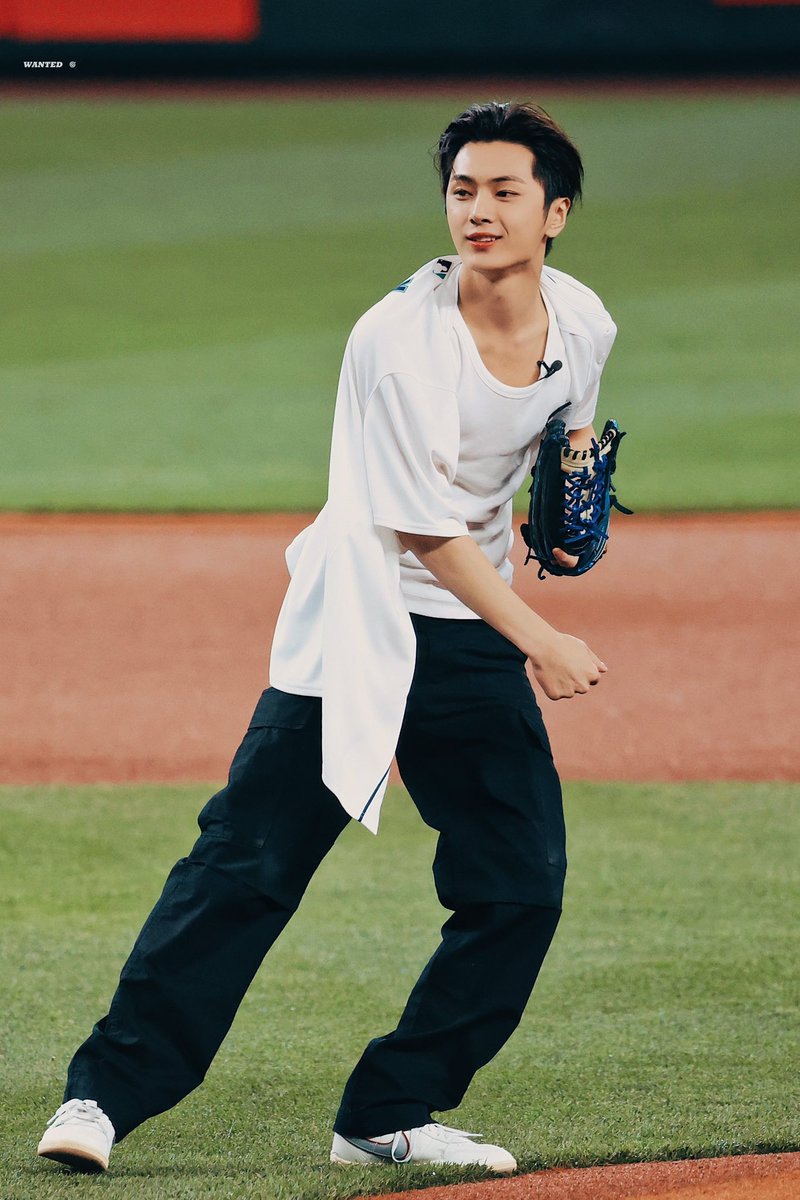 wanted_jay_'s tweet image. 240429 Seattle Mariners First Pitch

#JAY #제이 #ジェイ
#ENHYPEN_JAY #엔하이픈_제이
#ENHYPEN #엔하이픈 #エンハイプン
