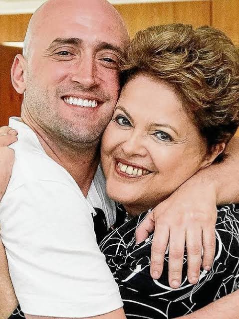 Duas feras incontestáveis Paulo Gustavo na dramaturgia e Dilma Rousseff na política. 👊👏👏👏👏👏👏👏👏