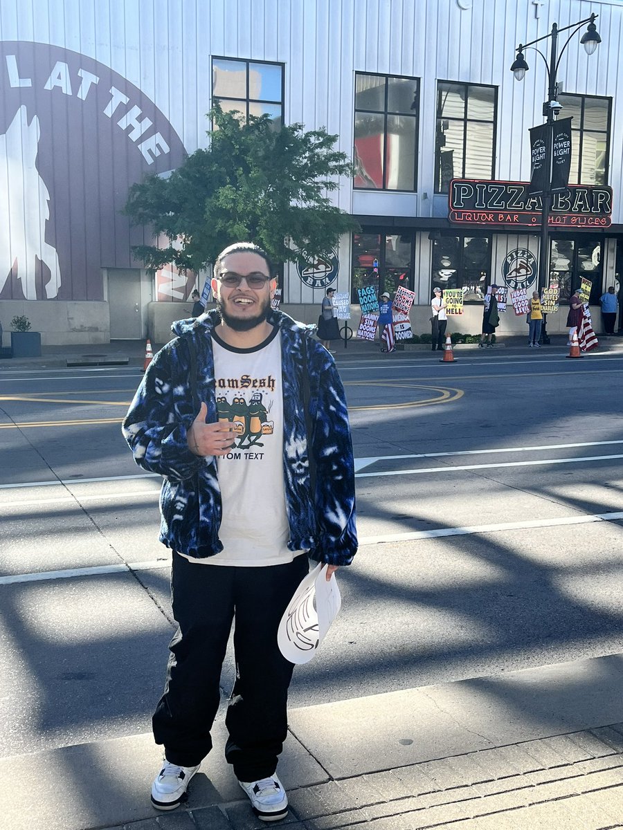 had to rep @TeamSESH at RAW tn, fuck the bozos in the back…