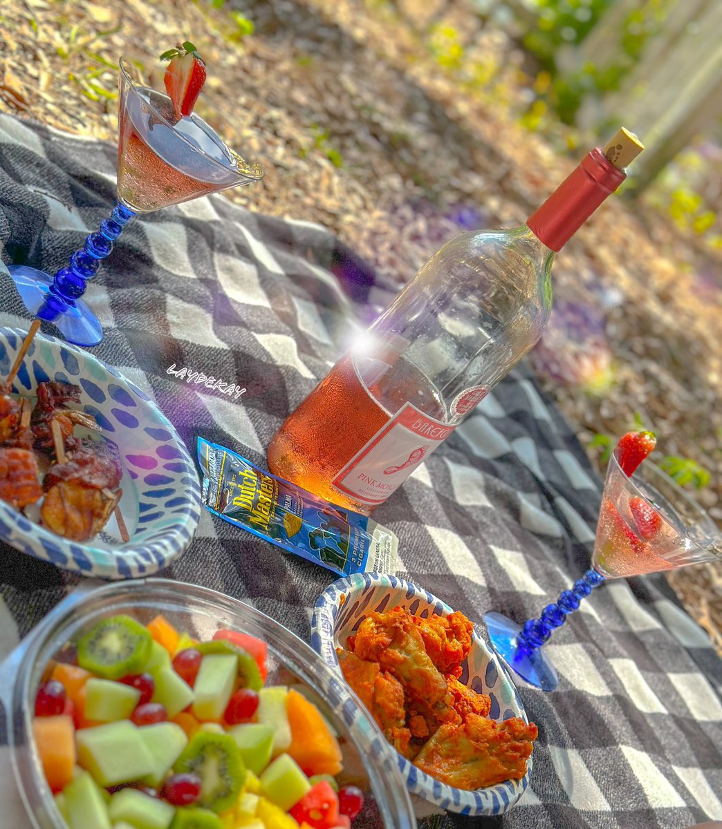 I actually did this 🅿️icnic Setupppp🥰 •WrappedBaconShrimp •HotWings •FruitTray •Wine 🧘🏽‍♀️☮️🕊️ #LittleThings