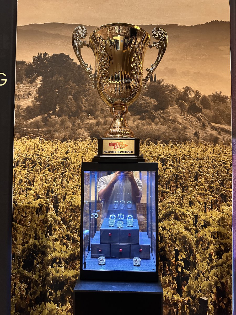 I swear it looks bigger in person. 🏆 📍: @playgraton #2024MixedChampionship