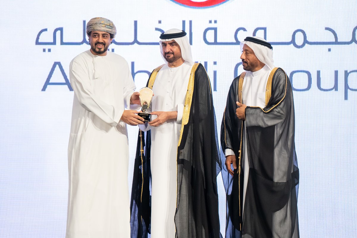 shjSEEN's tweet photo. الفائزين بجائزة الشارقة للتميز الخليجية دورة 2023 ✨
The winners of Sharjah Gulf Excellence Award Cycle 2023 ✨
#غرفةالشارقة #جائزةالشارقةللتميز #الشارقةس #الشارقة #روح_الشارقة
#shjseen #sharjahchamber #sharjahexcellenceaward #sharjahsoul #Sharjah #awards https://t.co/04if9FRt38