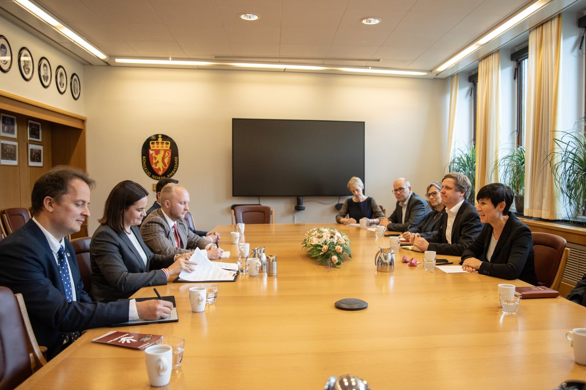 Great discussion with @Stortinget's Foreign Affairs Committee. I shared my perspective on the escalating repression in #Belarus & the urgent need to act to save the lives of political prisoners. I am grateful that 🇳🇴, one of the strongest democracies, stands with Belarusians.