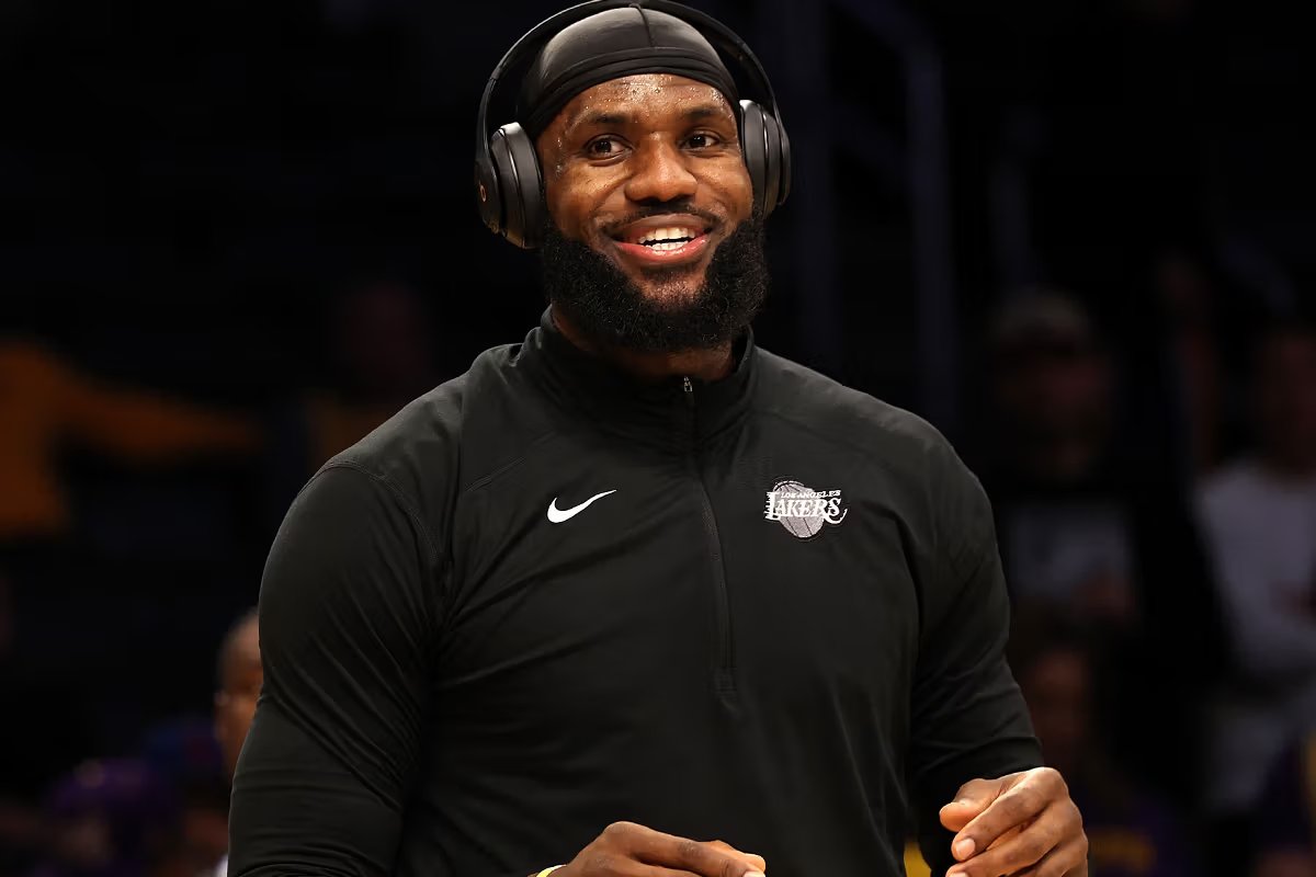 LeBron in his Year 21 playoff run: 28 PPG, 7 RPG, 9 APG on 65 TS%

He's also leading the playoffs in stocks so far, averaging 3.4 per game. Just an unbelievable showing against the defending champs. Onto Year 22.