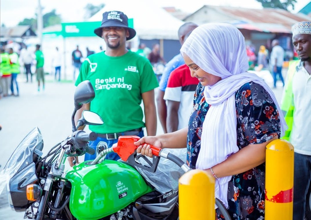 Mwisho wa mwezi CRDB hawakuachi hivi hivi Washindi wa Bodaboda mkae tayari washa simu ikiita pokea kama umefanya miamala ya kutosha kwa Simbanking unapewa ikiwa full tank #BenkiNiSimbanking #SwahibaLanguLako