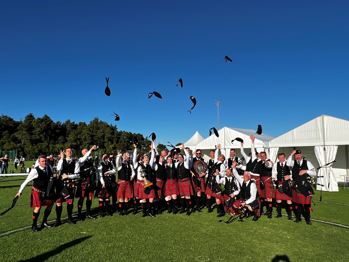 In the May edition of the #ScottishBanner:
Thousands attend the 2024 #NewZealandPipeBandChampionships
@RNZPBA
Issue out now!
👉 scottishbanner.com/?p=195859
#TheBanner #PipeBands #ScotSpirit #NewZealand #PipesAndDrums #PipeBand #LovePipeBands #Bagpipes #PipeBandLife