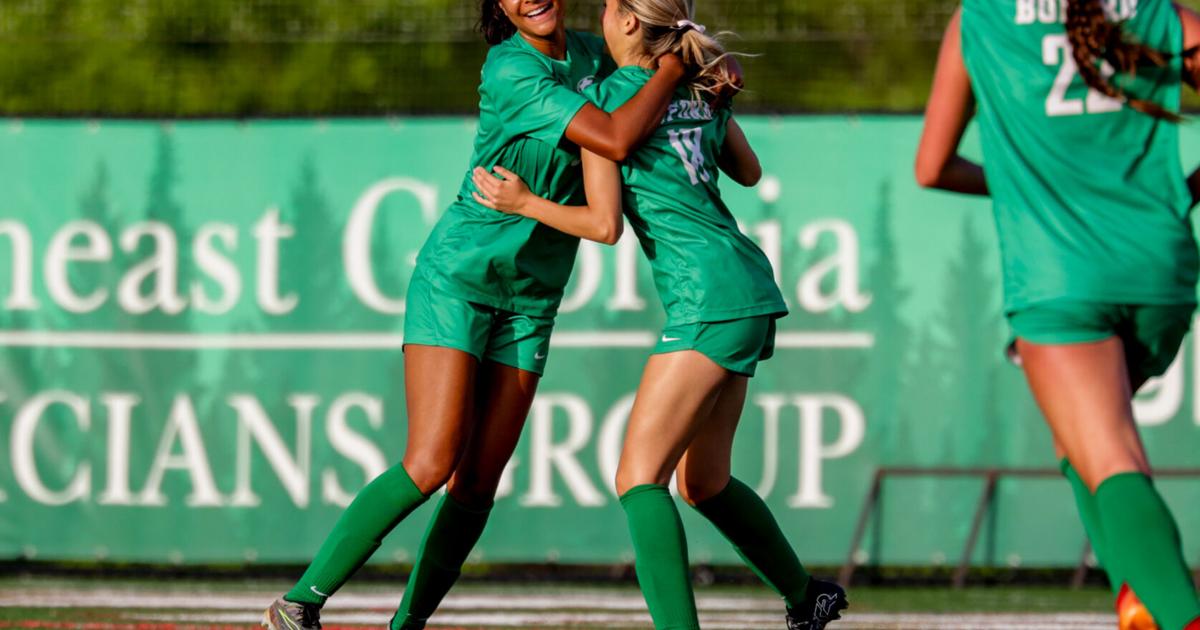 No. 1 Buford Girls Soccer Tops Hillgrove to Reach Final Four bit.ly/3JGnkiD