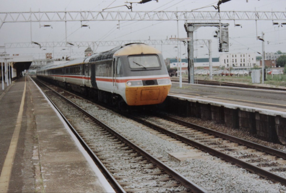 #HighSpeedTuesday 43161 leads the 1817 from Nuneaton to Holyhead (ex Euston) 25.5.93