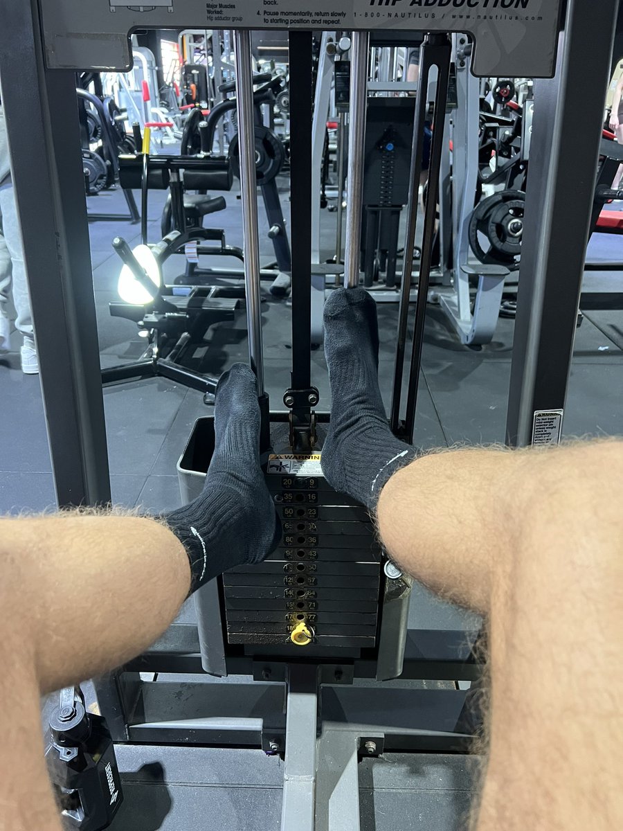 OllyAlpha's tweet image. Training legs with no shoes on with my mate. Who wants to serve us?😈