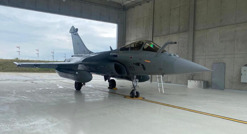 .@Dassault_OnAir has delivered Six Rafale #fighterjets from the French Air and Space Force that arrived at the 91 operational base near Zagreb, Croatia.

#Cockpit #Crew #DassaultAviation #Rafale #Training #aircraft #airforce #mro #mronews #mroservices

mrobusinesstoday.com/dassault-aviat…