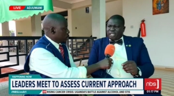 Leaders from Northern Uganda have convened in Adjumani to assess and devise innovative strategies for supporting refugees and host communities.

@OmagorJoseph 

#NBSLiveAt1 #NBSUpdates