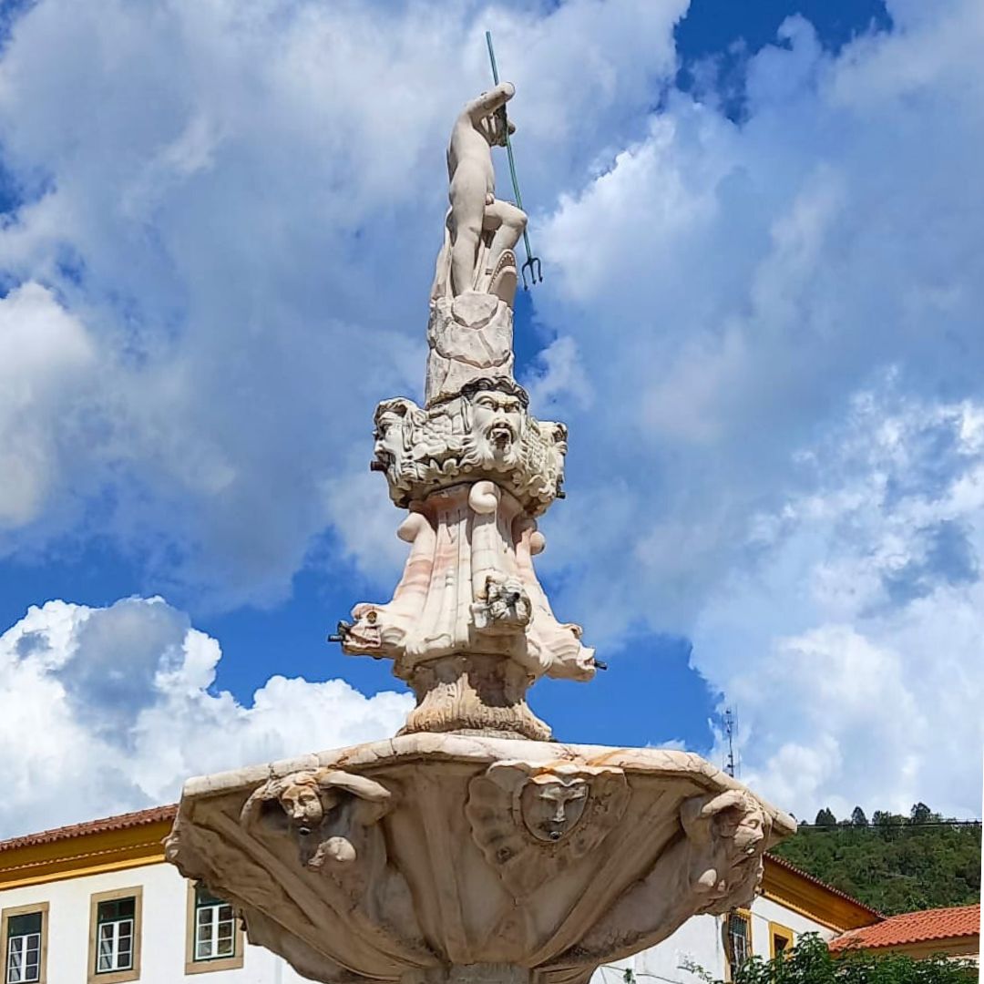 Neptune fountain in marble (Portalegre, city), with Manueline and Renaissance decorative features, Neptune as the central figure at the top and other decorative elements mermaids, masks, seahorses, frowns and flowers, with a total of 16 spouts wrapped in a vegetal.

#marble