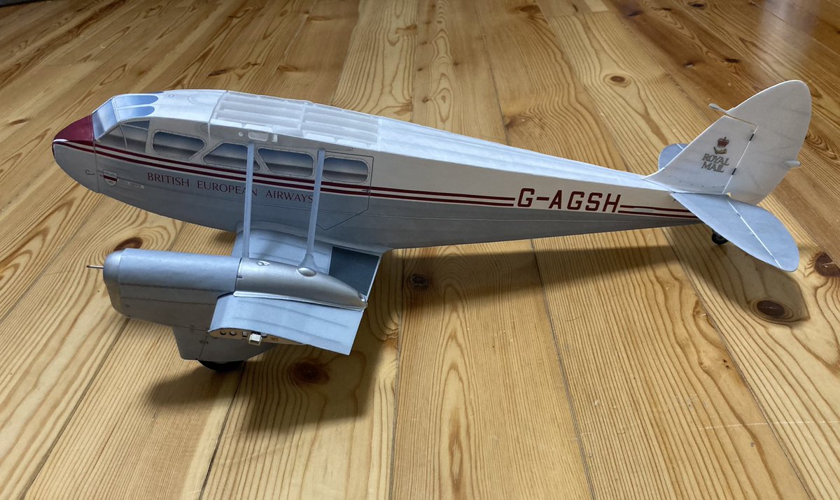 #microaces #DH89
ナセルの切り出し後翼につけ
翼付け根フィレットの加工
エンジン支柱を接着
モーターを取り付けた後
カウルの加工と接着まで

この機体の仕様だが、双発の回転方向は右がCCW、左がCWとなっていて、トルクや後流の影響を相殺している
制御も確かモーターを舵にミックス出来たはず