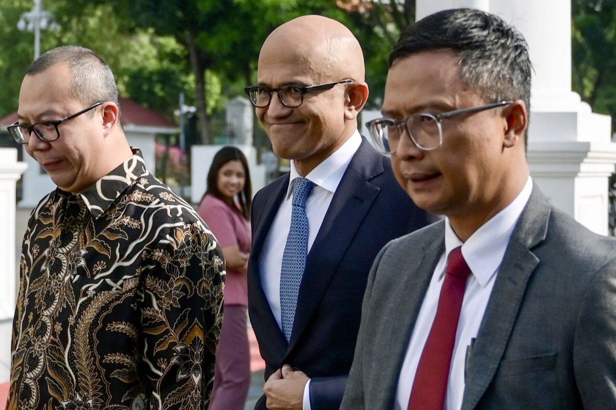 Microsoft's Nadella is in Jakarta, Bangkok & Kuala Lumpur this week preaching AI. SE Asia is shaping to be one of the biggest US vs China battlegrounds for tech giants+startups in AI, data centers. tinyurl.com/5n77mmsy @business w/ @GaoYuan86 @HarsonoNorman @ChandraGS_ #AI