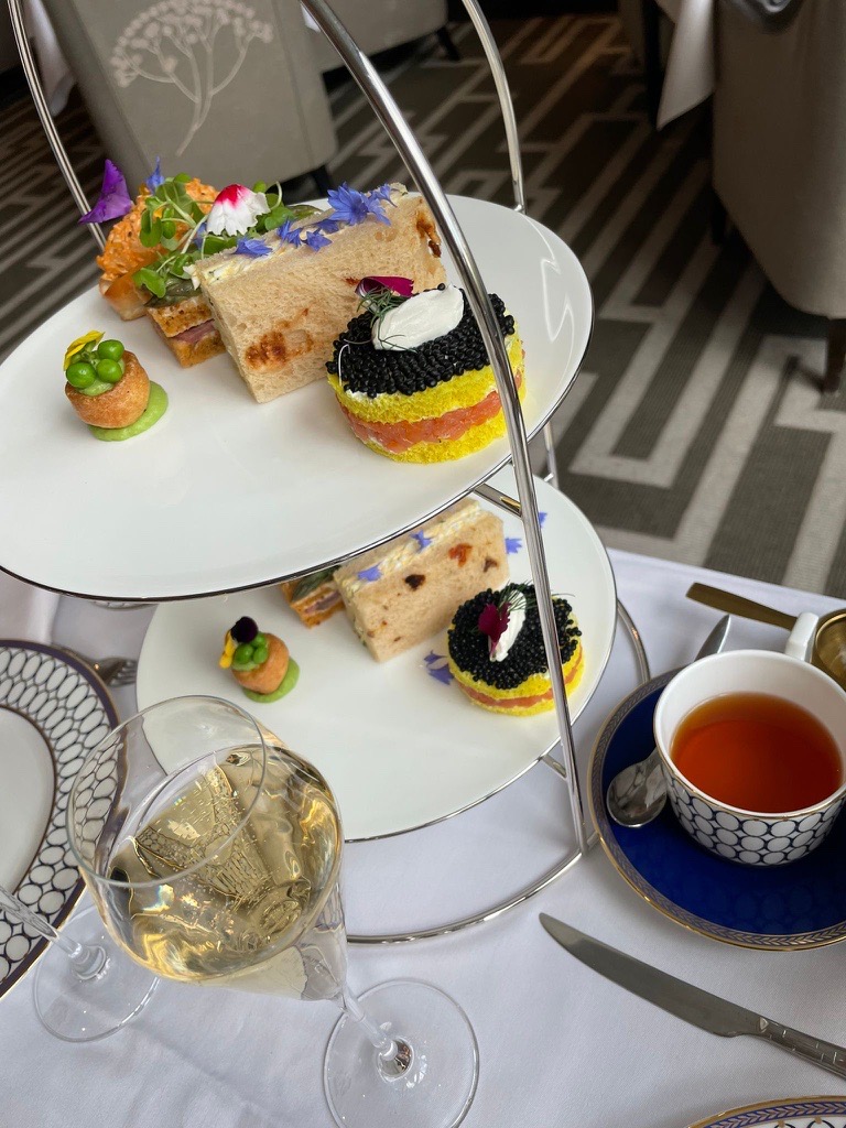 This week, the Springboard team returned to the fabulous venue of our Awards for Excellence for the launch of their Elizabethan Royal Afternoon Tea at the Wellington Lounge InterContinental Park Lane 🥂 A huge thank you to Chef Lalit and the fantastic IHG team, for hosting us 👏