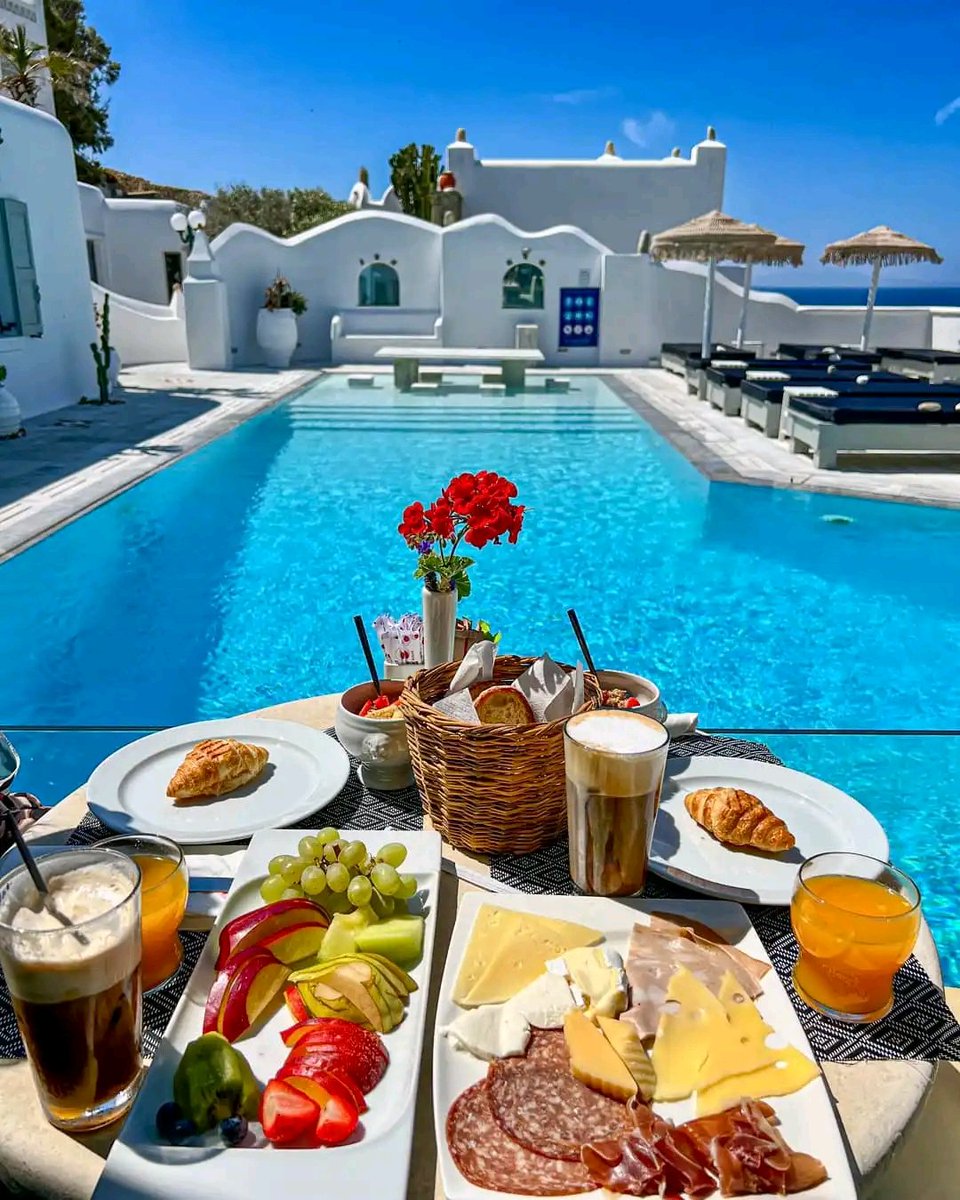Breakfast in Mykonos, Greece,❄️🇬🇷💙