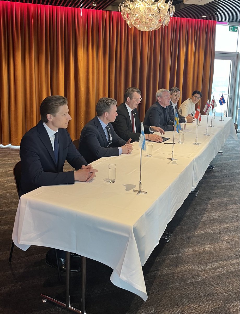 NATO’s posture in the North getting stronger and stronger. Nordic Defence Ministers signed the ”Nordefco Vision 2030” today. Significant joint contribution to NATO’s deterrence and defence through geography, capabilities and forces. #Nordefco #NATO 🇫🇮🇸🇪🇳🇴🇩🇰🇮🇸