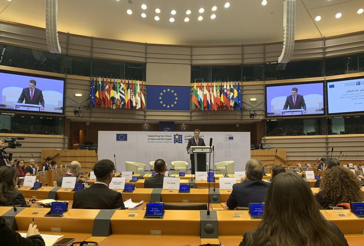 The situation in Syria remains beyond desperate. At today's Day of Dialogue ahead of #SyriaConf2024, 🇪🇺 reaffirms its commitment to supporting most vulnerable Syrians and calls for stronger 🌍 cooperation to ensure a future for Syrians. My full speech⬇️ ec.europa.eu/commission/pre…