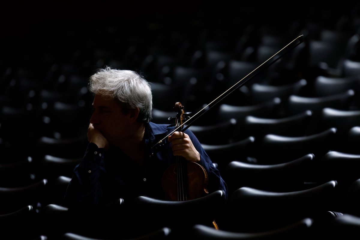 Je suis très heureux de rejoindre le Conservatoire National Supérieur de Musique et de Danse de Paris @CnsmdParis à partir du 1er septembre prochain et de prendre ma part aux côtés de mes chers collègues à la grande aventure de l’école de violon française 🎻 <a href="/MinistereCC/">Ministère de la Culture 🇫🇷</a>
