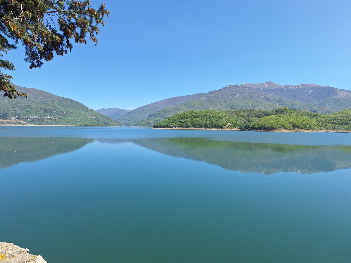 shopkarishte's tweet photo. #Rajchica i #Zhupa
#Debar #lake
Macedonia 🇲🇰 https://t.co/ks2rTNYVbB