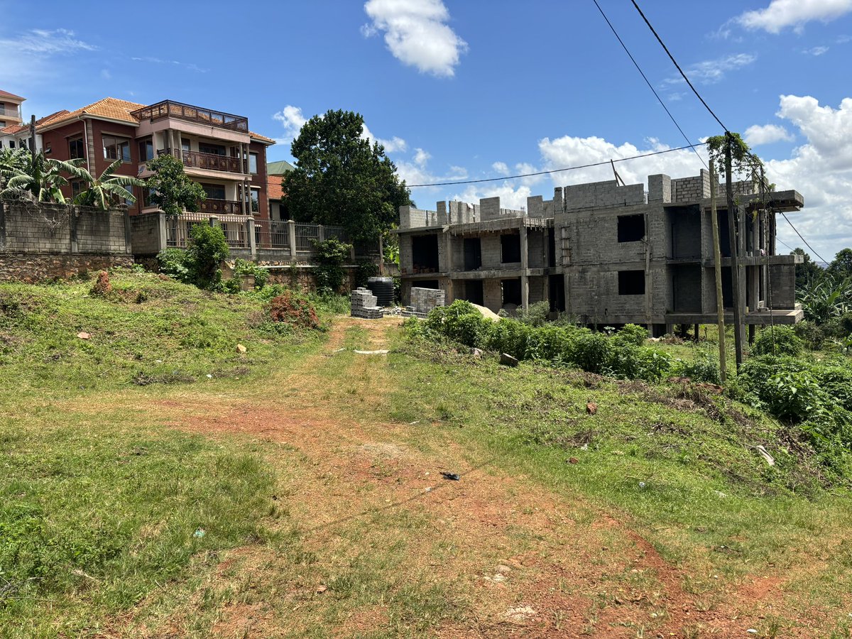 Prime land for sale:

Seguku hill top, Entebbe

Price: 90m ugx

Quick access to Lweza , Lubowa , Zzana & Bunamwaya

100ft X 50ft ~ 12 decimals

Hill view & Gated neighbourhood

+256 708 732 104

For home builders & apartments