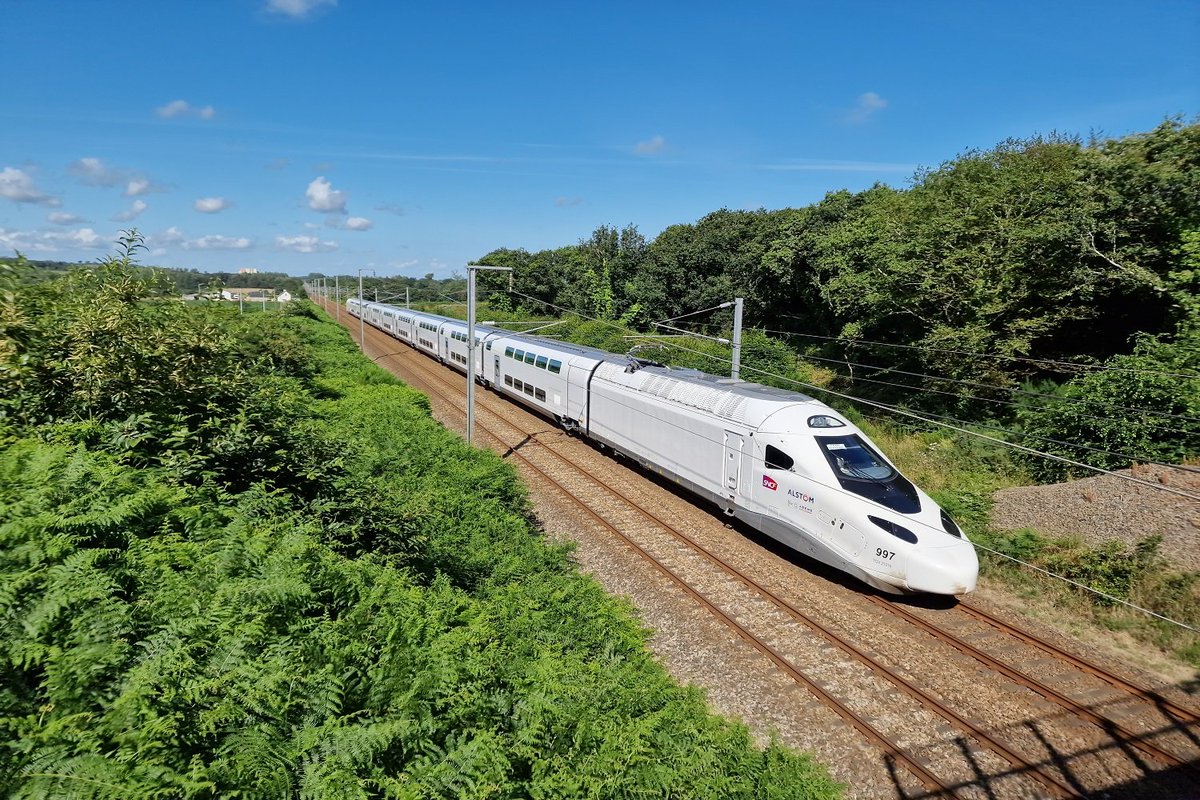 'C’est un TGV qui durera 50 ans' : 4 choses à savoir sur le nouveau train de la SNCF ➡️ presse-citron.net/cest-un-tgv-qu…