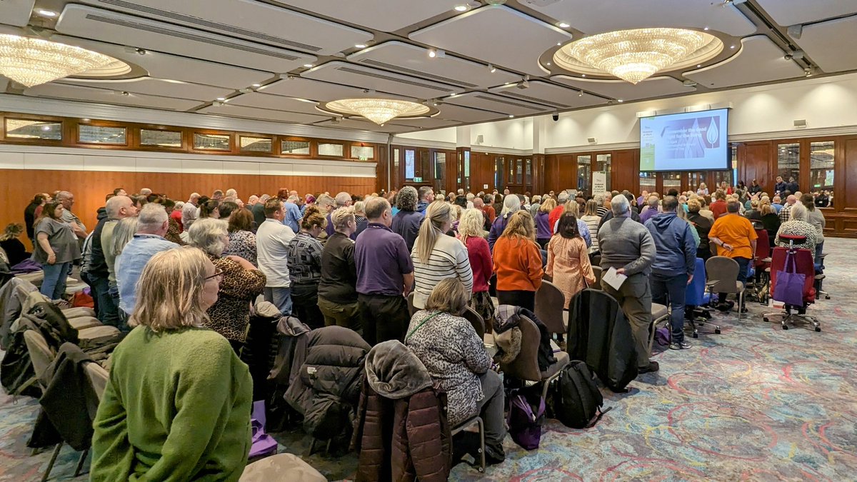 A powerful moment at UNISON Health and Safety Seminar 2024, as delegates mark #IWMD24 by observing a minute of silence to remember all those who have lost their lives at work. #uHS24