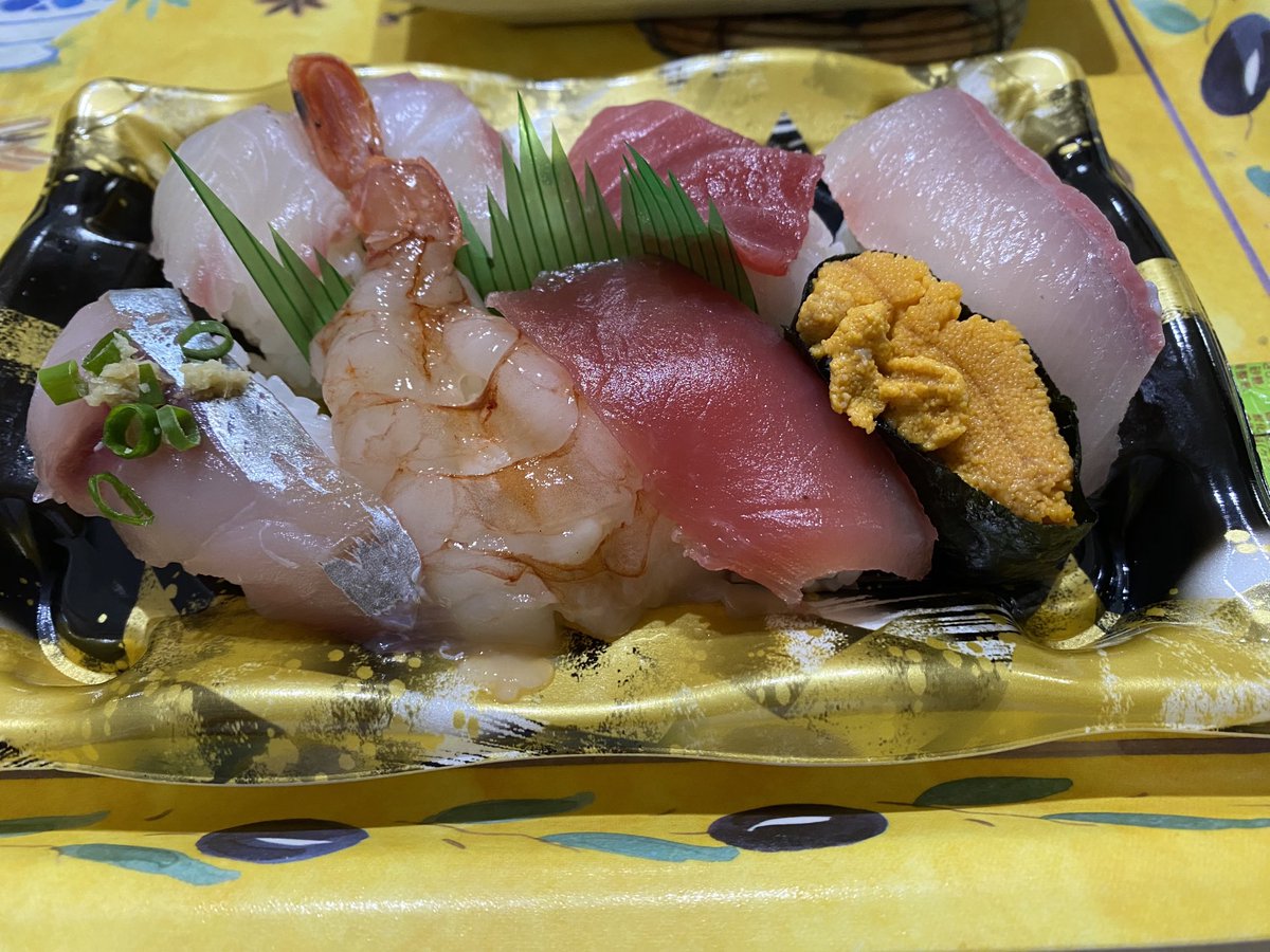 食彩館のお寿司、これで1000円です
皆様、どうぞ長崎に移住されてください
^_^