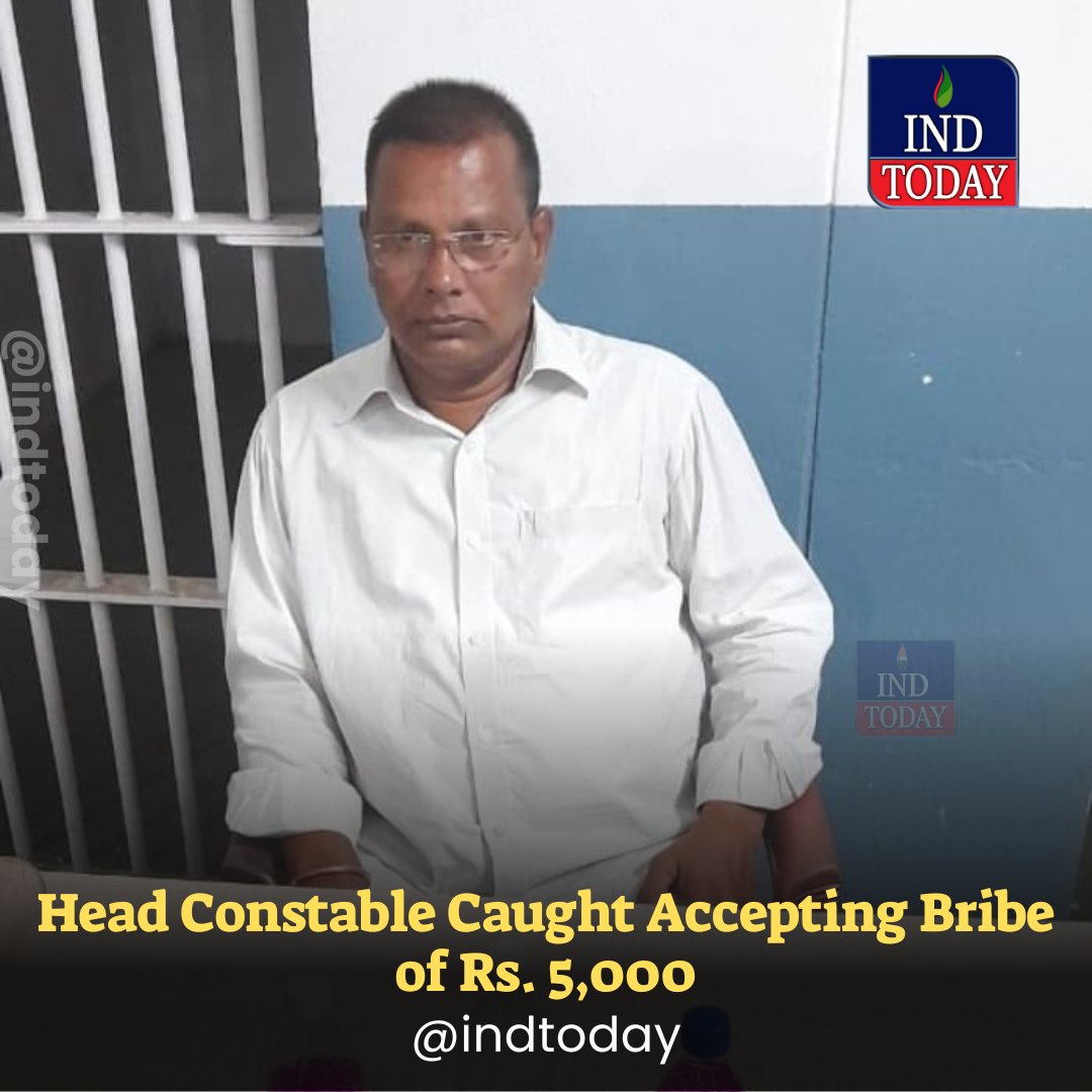 #indtoday | #HeadConstable Samalla Manohar was caught accepting a #bribe of Rs.5,000 to obstruct the execution of a NBW. 

Manohar's actions constitute misuse of public duties and breach of trust. He has been arrested and will #facecourtproceedings.

#ACB #crime #crimenews