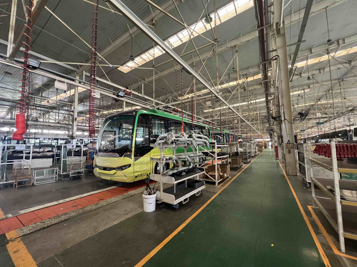 Zhongtong Bus, China's leading bus manufacturer 🚍 based in #Shandong, has seen remarkable growth in its export volume in recent years. Currently, about 80,000 Zhongtong-made #newenergy buses are in operation worldwide, reducing carbon emissions by 8.86 million tons annually.