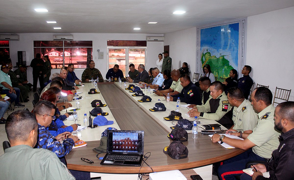 #EnFotos 📸 || La Fuerza Armada Nacional Bolivariana en el estado Aragua, Gobernación, Fiscalía y demás organismos coordinan acciones de seguridad ciudadana.