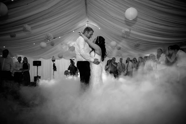 Introducing The Glade – the perfect location for weddings where you can create your own theme & bespoke package! They currently have an amazing offer for 2024 with room hire at just £1000 plus VAT for Monday - Thursday weddings! ow.ly/VP9850Rl2Ye @weddingsattheglade