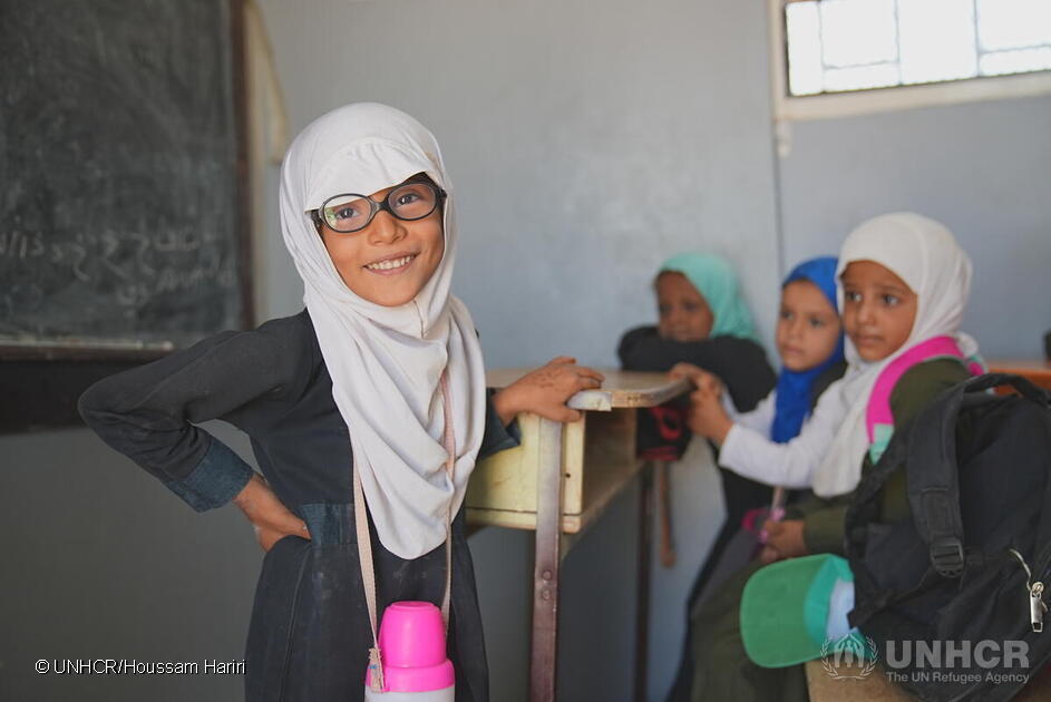For Yemeni girls, there are many barriers to education. However, @UNHCRYemen was able to build new classrooms and increase academic opportunities for displaced children. Now the number of students has doubled, with half of the students being girls like Reem. 😁📚💙